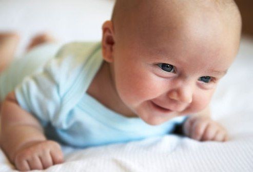 ஒரு குழந்தை 3 மாதங்களில் என்ன செய்ய வேண்டும்?