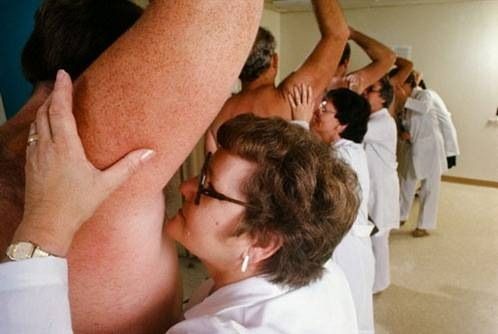 குழப்பம் அல்லது underarms sniffing