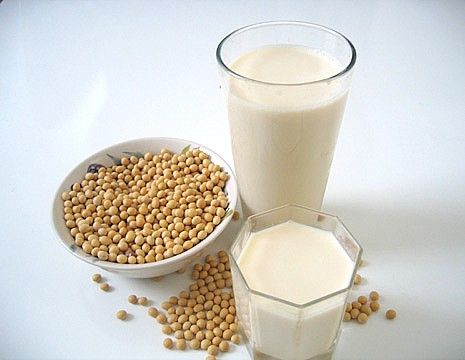 சோயா பால் பற்களுக்கு மிகவும் தீங்கு விளைவிக்கும்.